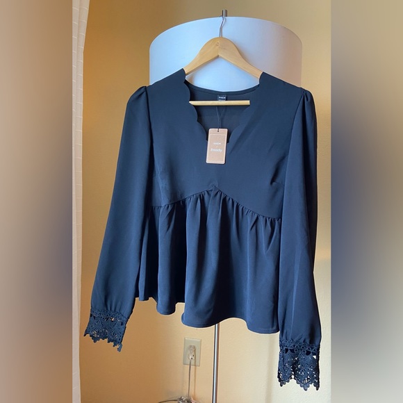 SHEIN Frenchy Guipure Lace cuff-Scallop Neck -Lantern Sleeve Blouse size M - Picture 5 of 5